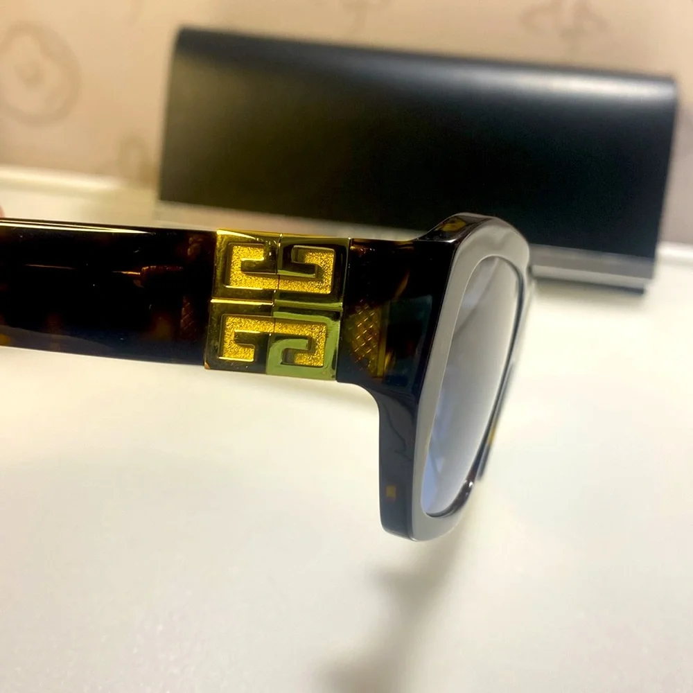 New Unisex Givenchy Sunglasses GV 40036 U 52W